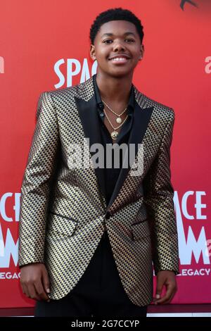 LOS ANGELES - JUL 12: Cedric Joe beim Space Jam: A New Legacy Premiere im Microsoft Theater am 12. Juli 2021 in Los Angeles, CA Stockfoto