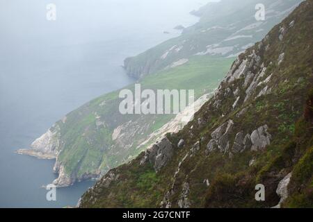 Blick von der Slieve League oder den Sliabh LIAG Klippen in Co Donegal, Irland Stockfoto