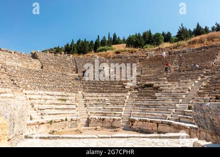 Arena des Odeion oder Odeon, kleines Theater in Ephesus in der Provinz Izmir, Ägäische Region, Türkei. Stockfoto