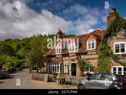 Großbritannien, England, Buckinghamshire, Hambleden Valley, Hambeden Village, Geschäfte und Post Stockfoto