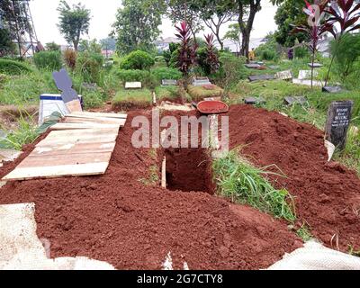 Editorial, East Jakarta, Indonesia, Datuk Merrah or Merah, 11 July 07, 2021, Liang Lahat, Grave Hole Stockfoto