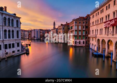 Grand Canal bei Sonnenuntergang - Blick von der Rialto Stockfoto