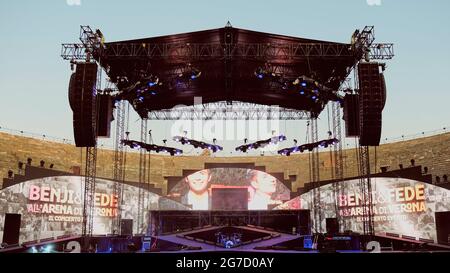 Verona, Italien. Juli 2021. Palco durante Benji & Fede all'Arena di Verona, Concerto cantante italiano in Verona, Italia, 11 luglio 2021 Credit: Independent Photo Agency/Alamy Live News Stockfoto