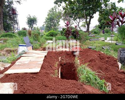 Editorial, East Jakarta, Indonesia, Datuk Merrah or Merah, 11 July 07, 2021, Liang Lahat, Grave Hole Stockfoto