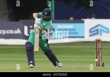 Der irische Andrew McBrine in Aktion während des zweiten eintägigen internationalen Spiels im Village in Dublin, Irland. Bilddatum: Dienstag, 13. Juli 2021. Stockfoto