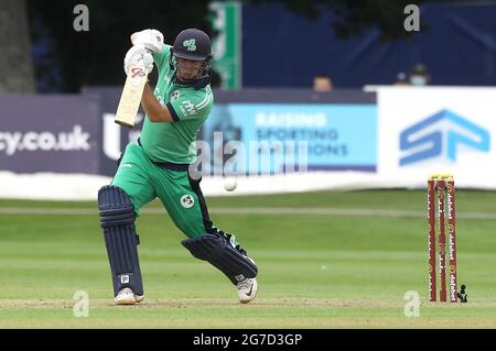 Der irische Andrew McBrine in Aktion während des zweiten eintägigen internationalen Spiels im Village in Dublin, Irland. Bilddatum: Dienstag, 13. Juli 2021. Stockfoto