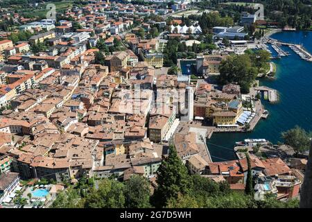 Dächer von Riva del Garda Stockfoto