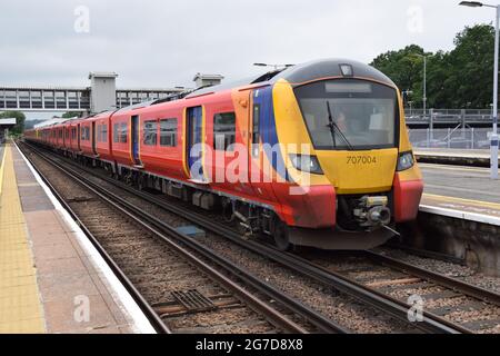 12/07/2021 Orpington Station UK South Eastern Trains trainieren derzeit Fahrer und machen das Personal mit der britischen Rail Class 707 Desiro Cit vertraut Stockfoto