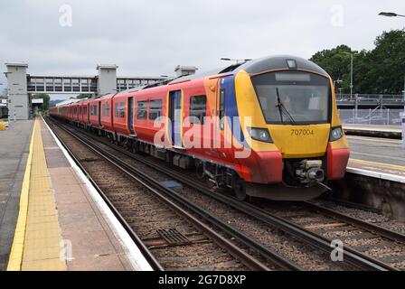 12/07/2021 Orpington Station UK South Eastern Trains trainieren derzeit Fahrer und machen das Personal mit der britischen Rail Class 707 Desiro Cit vertraut Stockfoto