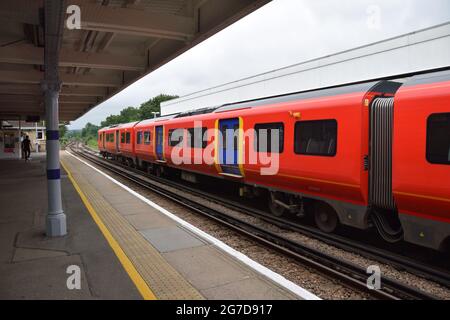 12/07/2021 Orpington Station UK South Eastern Trains trainieren derzeit Fahrer und machen das Personal mit der britischen Rail Class 707 Desiro Cit vertraut Stockfoto