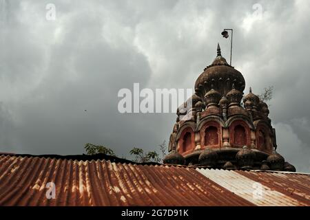 Blick auf die wunderschönen Tempel. Dorf Mardhe, Satara. Indische ländliche Ansicht, Maharashtra. Indien Stockfoto