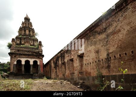 Blick auf die wunderschönen Tempel. Dorf Mardhe, Satara. Indische ländliche Ansicht, Maharashtra. Indien Stockfoto