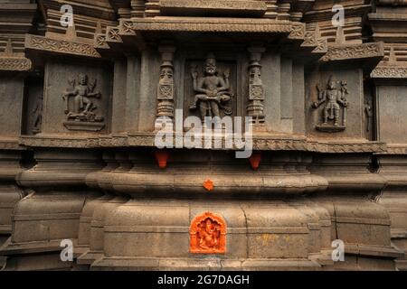 Blick auf die wunderschönen Tempel. Dorf Mardhe, Satara. Indische ländliche Ansicht, Maharashtra. Indien Stockfoto