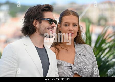 Francois Civil, Adele Exarchopoulos Teilnahme an der Fotoausstellung des Films Bac Nord während der 74. Filmfestspiele von Cannes am 13 2021. Juli in Cannes, Frankreich. Foto von Julien Reynaud/APS-Medias/ABACAPRESS.COM Stockfoto