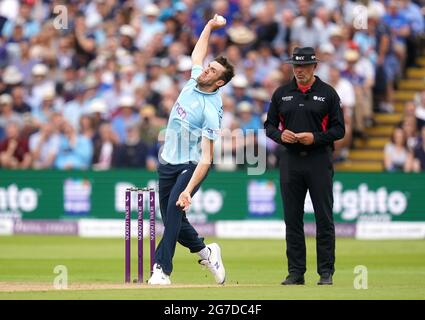 Der englische Craig Overton bowle beim dritten eintägigen internationalen Spiel in Edgbaston, Birmingham. Bilddatum: Dienstag, 13. Juli 2021. Stockfoto