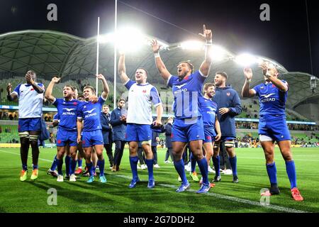 AAMI Park, Melbourne, Victoria, Australien. Juli 2021. Internationaler Test-Rugby, Australien gegen Frankreich; französische Spieler feiern ihren Sieg um 26-29 Punkte Credit: Action Plus Sports/Alamy Live News Stockfoto