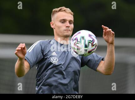 13. Juli 2021, Hessen, Frankfurt/Main: Amos Pieper nimmt am Abschlusstraining der deutschen Olympia-Fußballmannschaft im Frankfurter Stadion Teil. Das Olympische Fußballturnier in Tokio findet vom 22. Juli bis 7. August statt. Foto: Arne Dedert/dpa Stockfoto