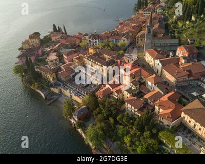 Luftbild Varenna und Comer See, Lombardei, Italien, Europa Stockfoto