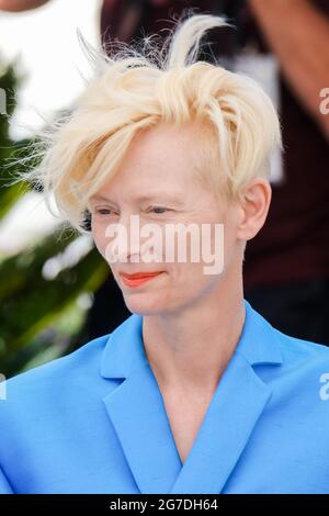 Palais des Festivals, Cannes, Frankreich. Juli 2021. Tilda Swinton posiert beim 'The French Dispatch' Photocall. Bild nach Kredit: Julie Edwards/Alamy Live News Stockfoto