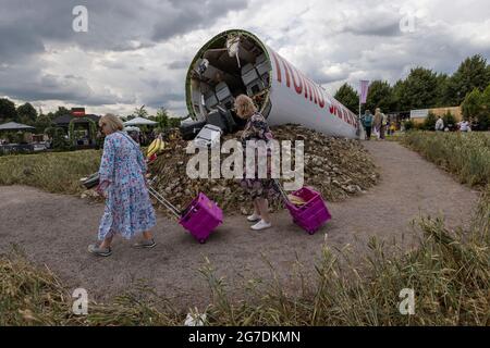 Felicity O'Rourke's „Extinction“ Garden beim RHS Hampton Court Palace Garden Festival 2021, London Borough of Richmond upon Thames, Großbritannien Stockfoto