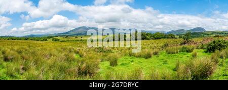 Weite Panoramasicht auf die ländliche walisische Landschaft im Snowdonia National Park, Wales Stockfoto