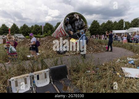 Felicity O'Rourke's „Extinction“ Garden beim RHS Hampton Court Palace Garden Festival 2021, London Borough of Richmond upon Thames, Großbritannien Stockfoto