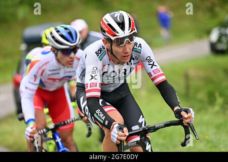 Der Österreicher Patrick Konrad von Bora-Hansgrohe, der während der Etappe 16 der 108. Auflage des Radrennens der Tour de France vom Pas de la C in Aktion stand Stockfoto