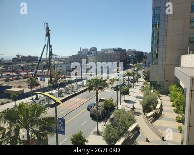 Luftaufnahme der Baustelle und der MUNI-Strecken in Mission Bay, San Francisco, Kalifornien, 20. Mai 2021. () Stockfoto