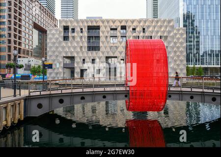 Der Clew ist eine Kunststruktur, die von Ottotto, einem portugiesischen Architekturbüro, geschaffen wurde. Auftrag für das Canary Wharf Winter Lights Festival 2020. Stockfoto