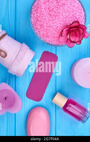 Zusammensetzung von Accessoires für Schönheit und Bad Draufsicht. Stockfoto