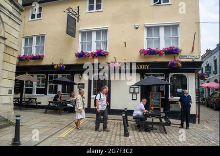 Windsor, Großbritannien. Juli 2021. Ein ruhiges Mittagessen im Prince Harry Pub in Windsor. Quelle: Maureen McLean/Alamy Stockfoto