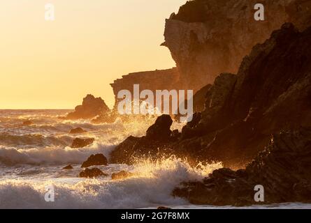 Sonnenuntergang vom Strand von Nisportino, Insel Elba, Italien. Stockfoto