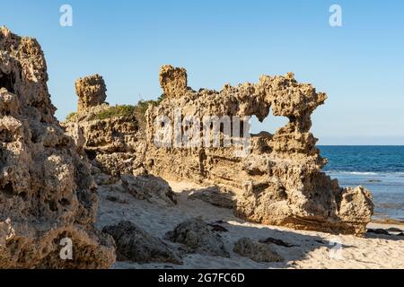 Felsen bei PT Roadknight, Anglesea, Victoria, Australien Stockfoto