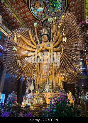 Wat Metta Thamrat oder Wat Metta Tham Photiyan in Kanchanaburi, Thailand Stockfoto