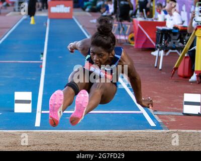 Gateshead, England, Großbritannien. Juli 2021. Khaddi Sagnia aus Schweden in Aktion beim Weitsprung-Finale der Frauen, beim Gateshead 2021 Müller British Grand Prix, im Gateshead International Stadium. Kredit: Iain McGuinness/Alamy Live Nachrichten Stockfoto