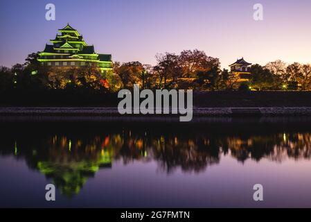 Okayama Castle, auch bekannt als Ujo oder Krähenburg, am Fluss asahi in japan Stockfoto