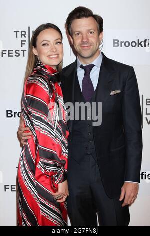 Olivia Wilde und Jason Sudeikis besuchen am 18. April 2015 die Premiere von 'tumbledown' beim Tribeca Film Festival 2015 im BMCC/TPAC in New York City. Foto: Henry McGee/MediaPunch Stockfoto