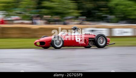 1961 Ferrari 156 'Sharknose' wurde am 10. Juli 2021 beim Goodwood Festival of Speed im Goodwood House, West Sussex, angetreten und von Jason Wright gefahren. Foto von Phil Hutchinson. Nur zur redaktionellen Verwendung, Lizenz für kommerzielle Nutzung erforderlich. Keine Verwendung bei Wetten, Spielen oder Veröffentlichungen einzelner Clubs/Vereine/Spieler. Kredit: UK Sports Pics Ltd/Alamy Live Nachrichten Stockfoto