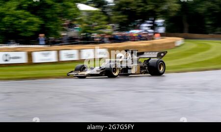 1970 Lotus-Cosworth 72 Classic wurde vom Team Lotus Ltd. Eingetragen und von Emerson Fittipaldi gefahren, beim Goodwood Festival of Speed im Goodwood House, West Sussex am 10. Juli 2021. Foto von Phil Hutchinson. Nur zur redaktionellen Verwendung, Lizenz für kommerzielle Nutzung erforderlich. Keine Verwendung bei Wetten, Spielen oder Veröffentlichungen einzelner Clubs/Vereine/Spieler. Kredit: UK Sports Pics Ltd/Alamy Live Nachrichten Stockfoto