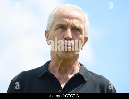 Dresden, Deutschland. Juli 2021. Christoph Franke, ehemaliger Fußballspieler und Trainer, steht auf dem Platz bei der Clubparty '120 Jahre Sportfreunde 01 Dresden'. Quelle: Robert Michael/dpa-Zentralbild/dpa/Alamy Live News Stockfoto