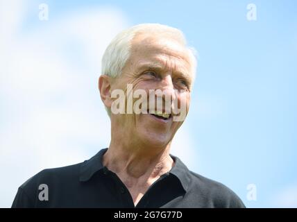 Dresden, Deutschland. Juli 2021. Christoph Franke, ehemaliger Fußballspieler und Trainer, steht auf dem Platz bei der Clubparty '120 Jahre Sportfreunde 01 Dresden'. Quelle: Robert Michael/dpa-Zentralbild/dpa/Alamy Live News Stockfoto