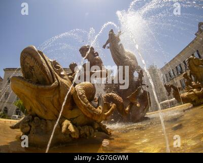 archimede Platz Brunnen syrakus ortigia italien Stockfoto