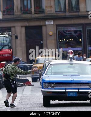 Besetzung und Crew in der Cochrane Street, Glasgow, vor den Dreharbeiten für den vermutlich neuen Indiana Jones 5-Film mit Harrison Ford. Bilddatum: Mittwoch, 14. Juli 2021. Stockfoto