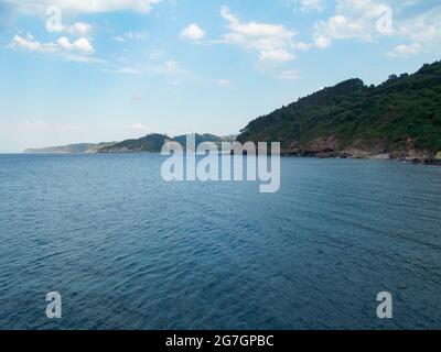 TAZONES, SPANIEN - AUGUST 7. Tazones Dorf Hafen von Asturien in Spanien. Europa. Horizontale Fotografie. Stockfoto