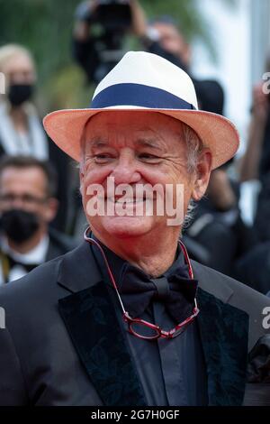 Bill Murray nimmt an der Vorführung „The French Dispatch“ während der 74. Jährlichen Filmfestspiele von Cannes am 12. Juli 2021 in Cannes, Frankreich, Teil. Foto: Franck Bonham/imageSPACE /Sipa USA Stockfoto