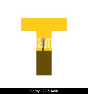 Buchstabe T des Alphabets mit einer Silhouette der Mutter mit Kind auf dem Arm, in der Farbe ocker und braun, isoliert auf weißem Hintergrund Stockfoto