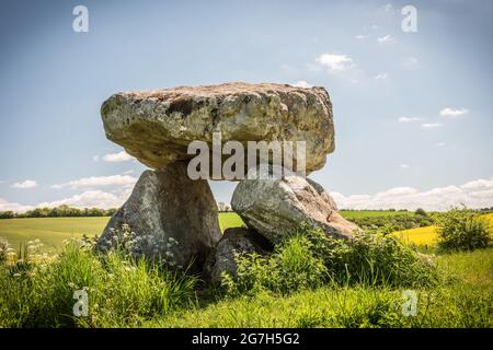 The Devil's Den Neolithische Dolmen auf den Marlborough Downs, Wiltshire, Großbritannien Stockfoto