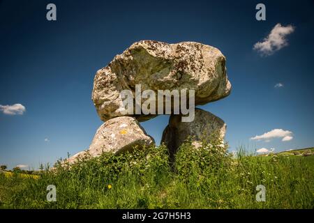 The Devil's Den Neolithische Dolmen auf den Marlborough Downs, Wiltshire, Großbritannien Stockfoto