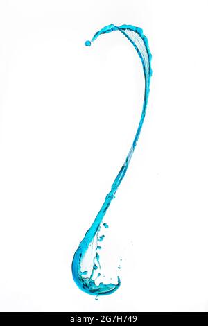 Blaues Wasser Spritzen isoliert auf weißem Hintergrund. Stockfoto