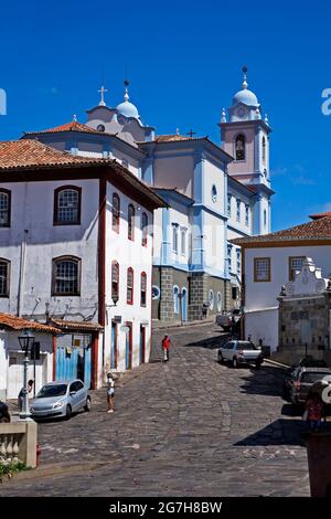 Typische Straße von Diamantina, historische Stadt in Brasilien Stockfoto